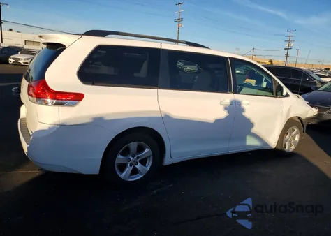 2014 Toyota Sienna from USA, damaged, VIN 5TDKK3DC1ES407189